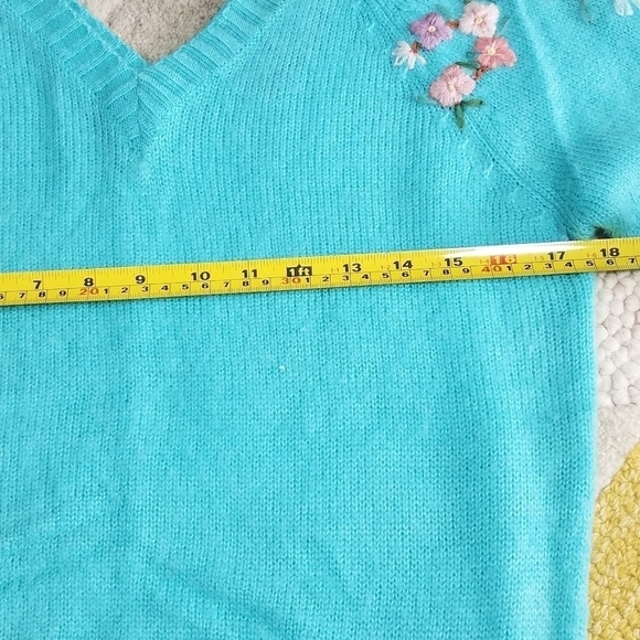 Vintage Spring Embroidered Floral Sweater - Picture 6 of 8